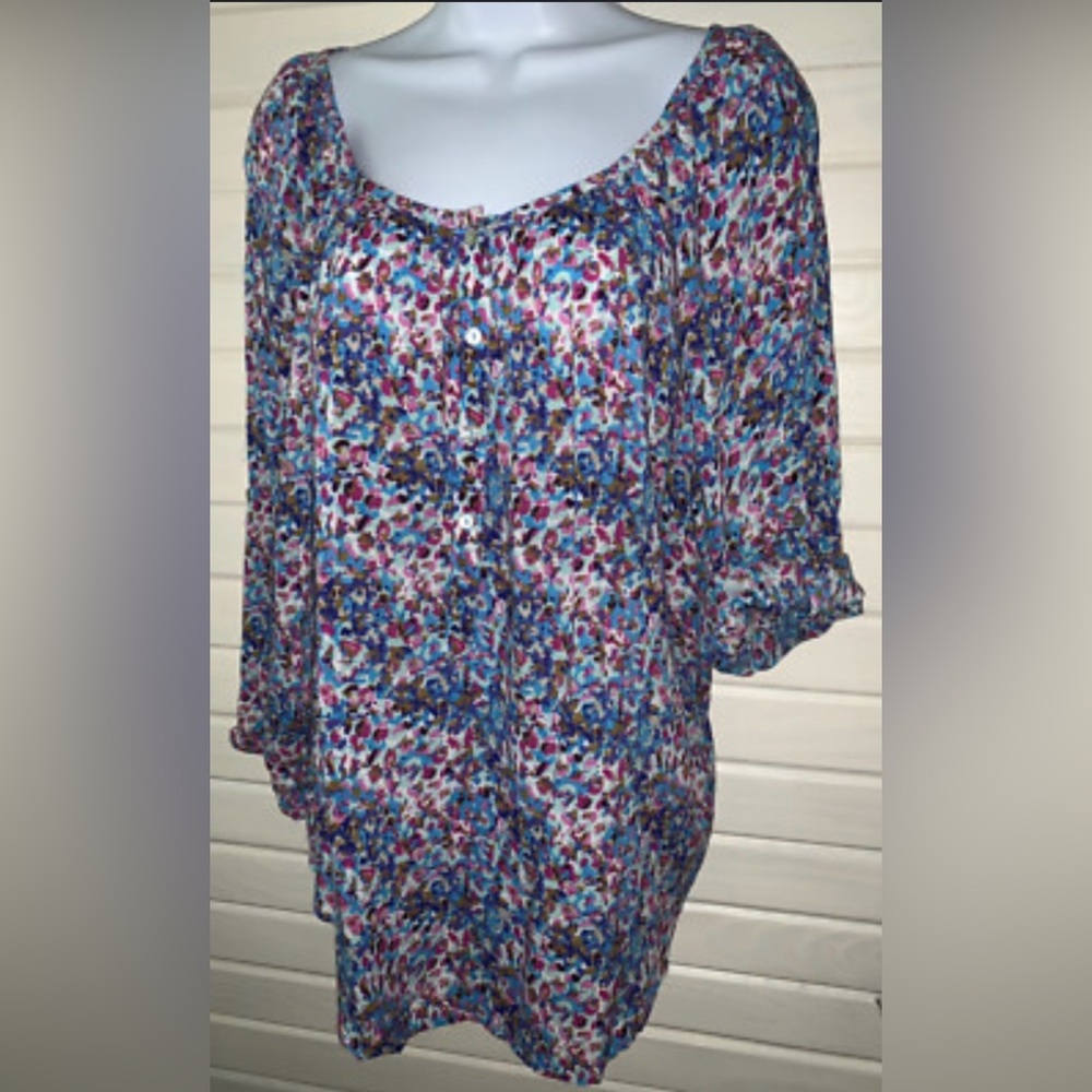 Intro Dillards 3X Floral Flowy Top with Button Front, Round Neck Bohemian style
